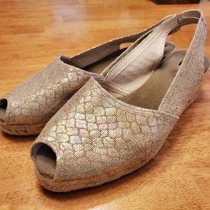 Peep toe Espadrille Sandals size 9 mermaid print opalescent